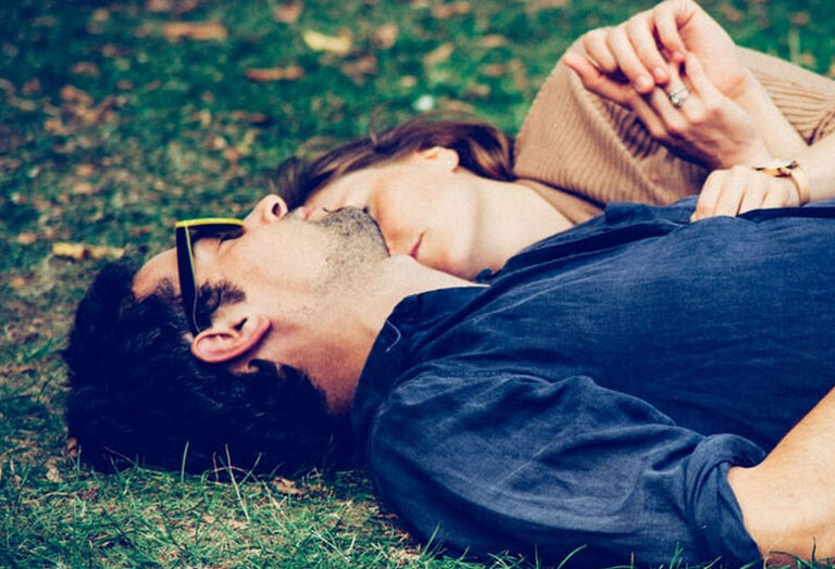 Dormono meglio gli uomini o le donne? Riposo e routine del sonno